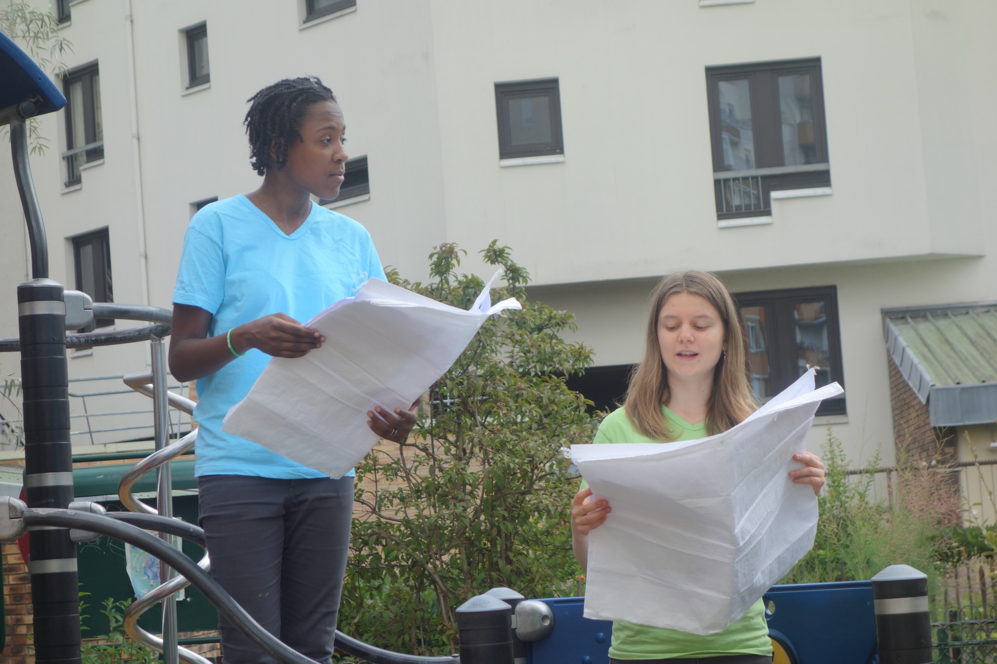 LES LECTEURS à la Bibliothèque Hors les Murs - Square Amadou-Hampâté Bâ - 13 Juillet 2017